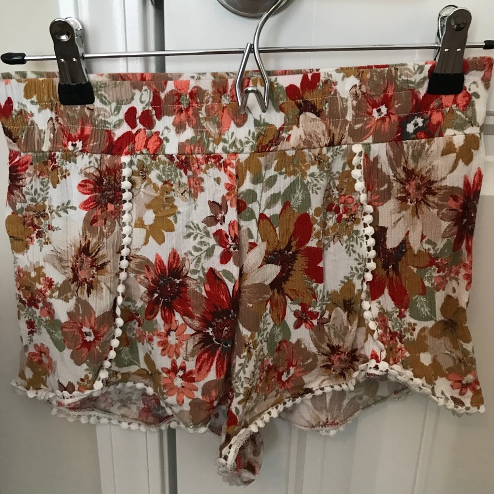 Women’s floral summer shorts